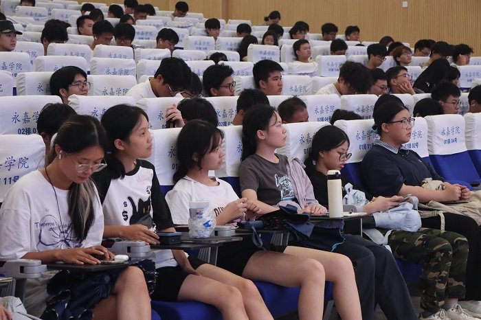 铸牢中华民族共同体意识